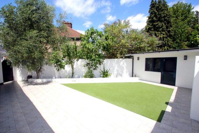 Croft Road, Enfield, EN3 5HT photo 2