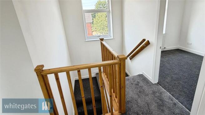 4 bed Semi-Detached to rent Image 8