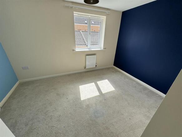 4 bed Detached to rent Image 6