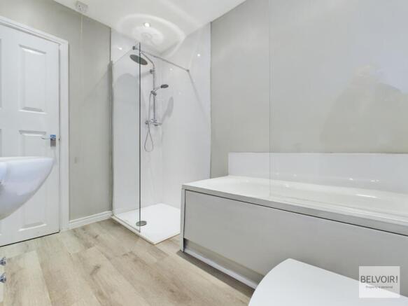 2 bed Terraced to rent Image 12