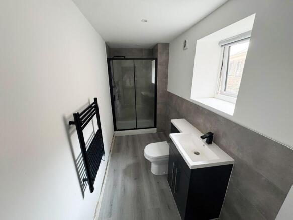 1 bed Apartment to rent Image 6