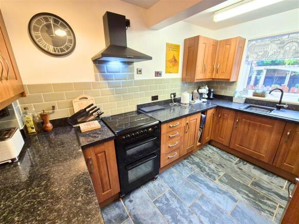 27, Firs Orchard, Bromyard, Herefordshire, HR7 4BB photo 4