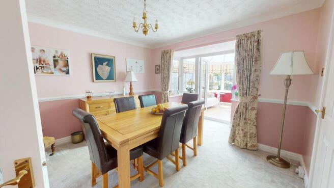 4 bed Detached for sale Image 9