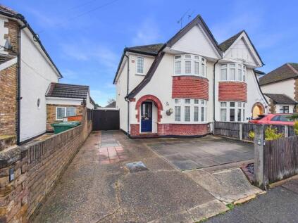 Linkscroft Avenue, Ashford, Surrey, TW15