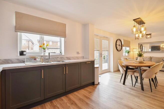 4 bed Detached for sale Image 6