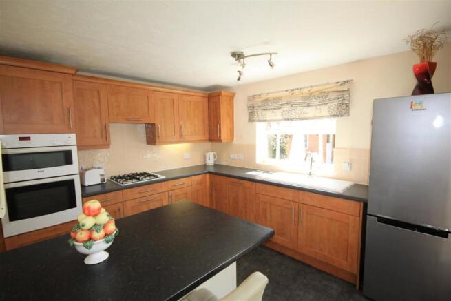 Kitchen/Breakfast Room -