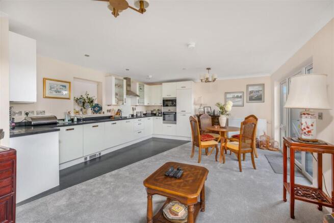 77 Park Gardens, Banbury-6.jpg