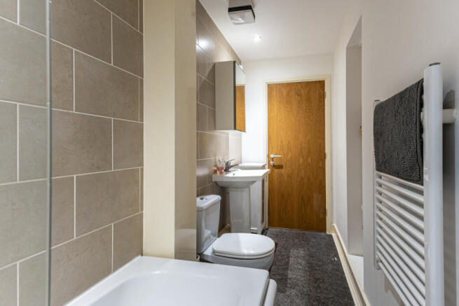 2 bed Flat for sale Image 11
