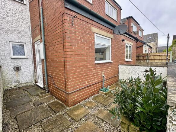 2 bed Terraced to rent Image 9