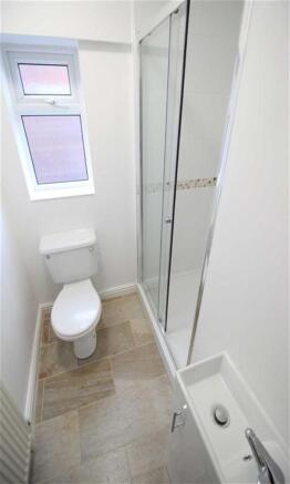 GROUND FLOOR SHOWER 