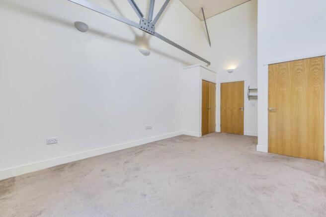 2 bed Flat for sale Image 6