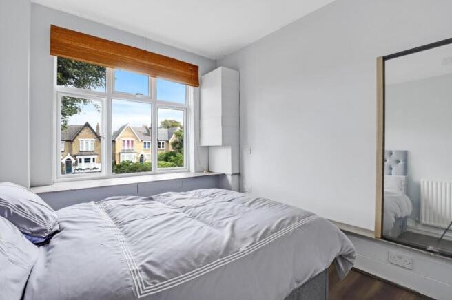 12-be47JHPropWorld - 18c Trewsbury Road - 35.jpg