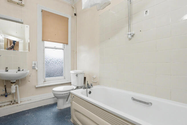 82 Normandy Street, Alton, Hampshire, GU34 1DH photo 4