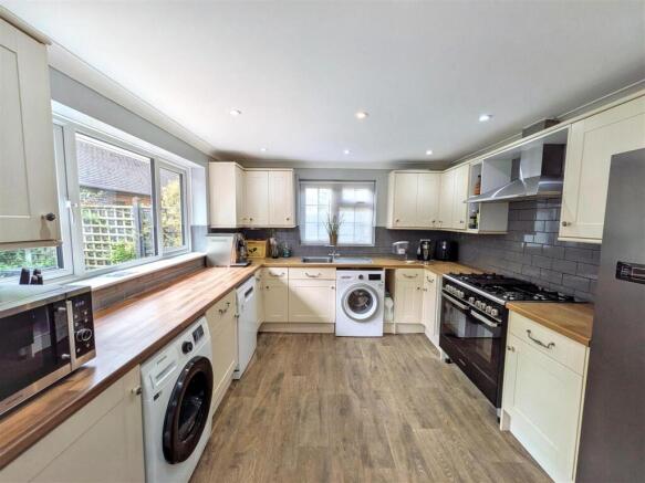 Kitchen / dining room