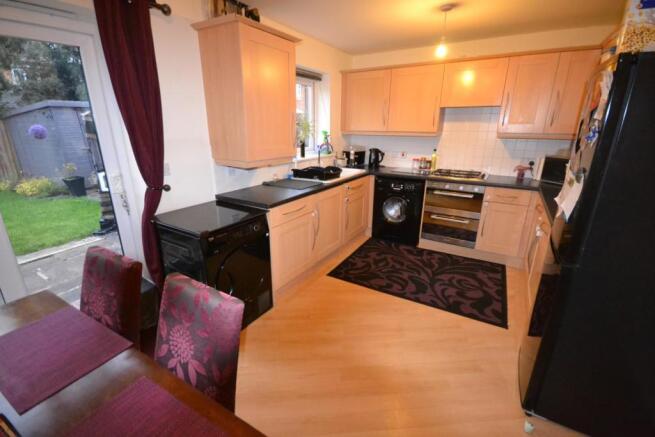 KITCHEN/DINING ROOM