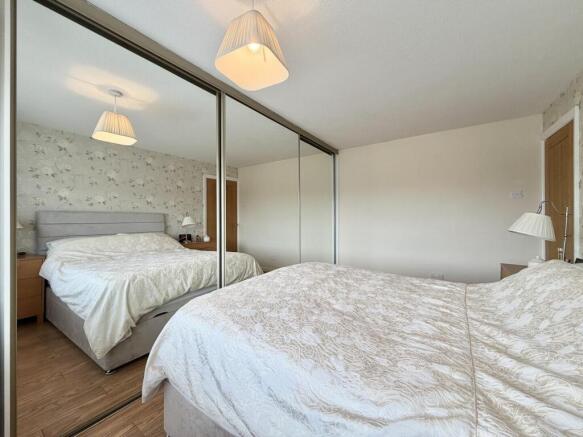 3 bed Semi-Detached for sale Image 11
