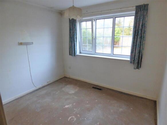 bedroom.x.JPG