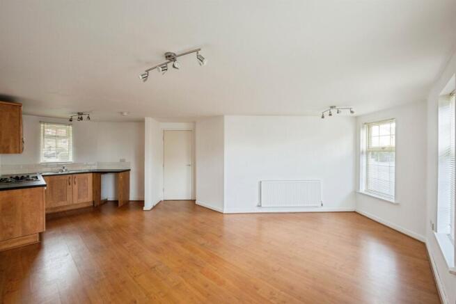 2 bed Apartment for sale Image 7