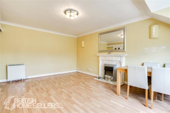 2 bed Apartment for sale Image 4