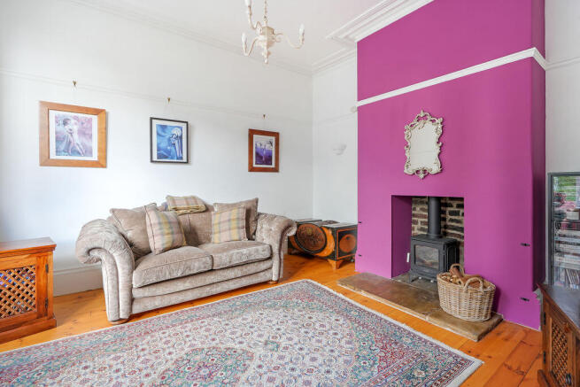 5 bed Semi-Detached for sale Image 4