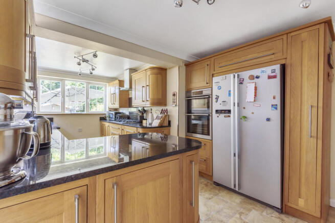 Kitchen/Breakfast...