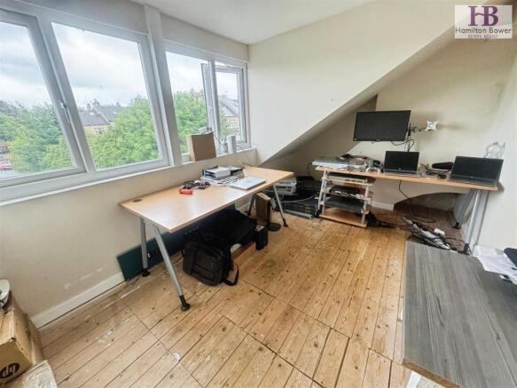 4 bed Terraced to rent Image 9