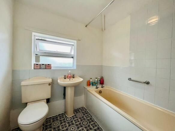 bathroom.jpeg