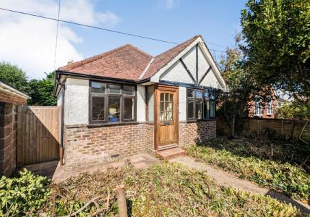 3 Courtlands Close, Goring-by-Sea, Worthing, West Sussex, BN12 4BT