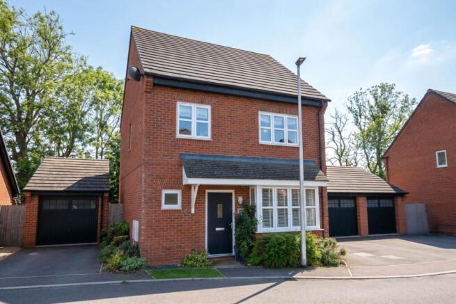 4-bed detached on Kerry Hill Drive, Long Lawford, £425,000