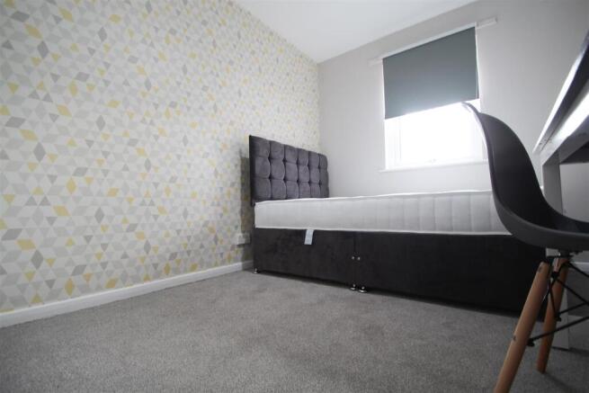 4 bed Flat to rent Image 8