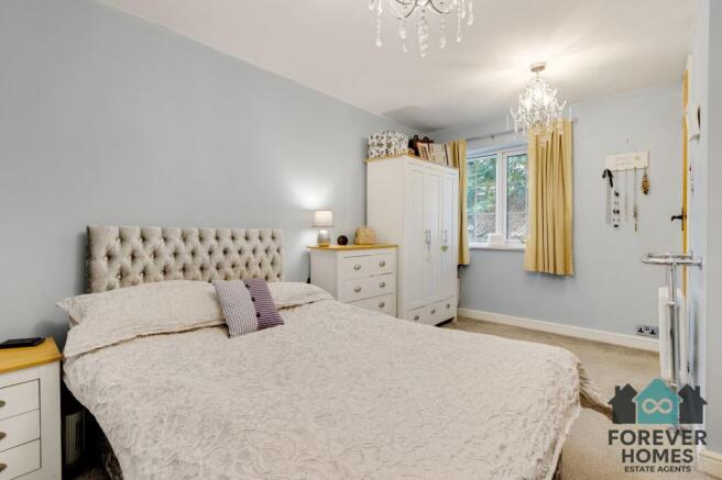 4 bed Semi-Detached for sale Image 10
