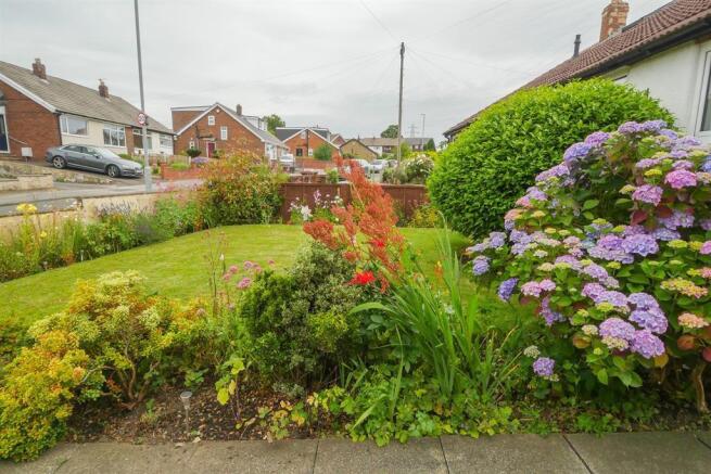 FRONT GARDEN