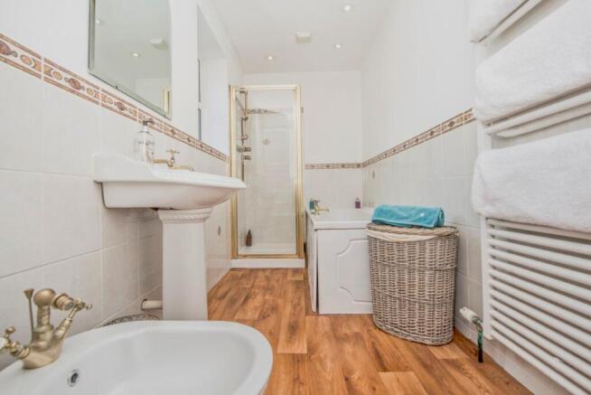3 bed Terraced for sale Image 12