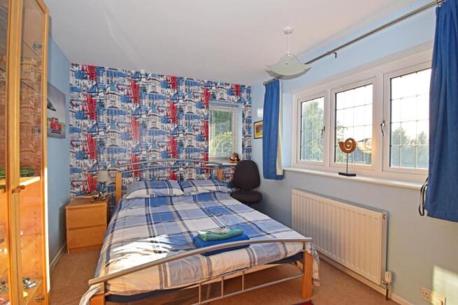 8 Hanbury Road, bed 3.jpg