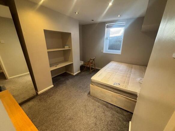 4 bed Terraced to rent Image 5