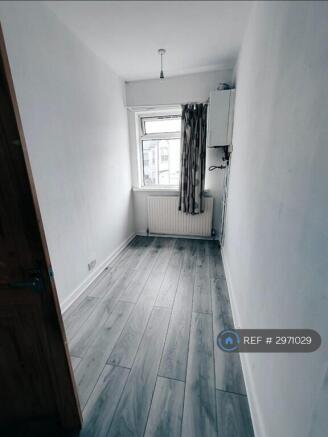 2 bed Terraced to rent Image 7