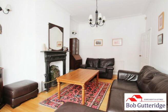 BAY FRONTED LOUNGE