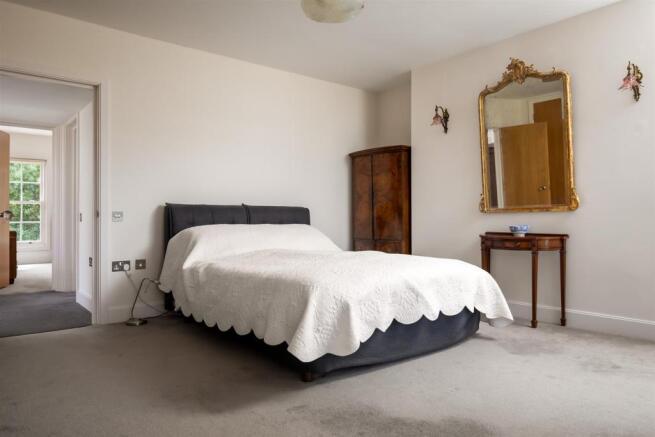 34 - Mitford Lodge - GL50 2T - Web.jpg