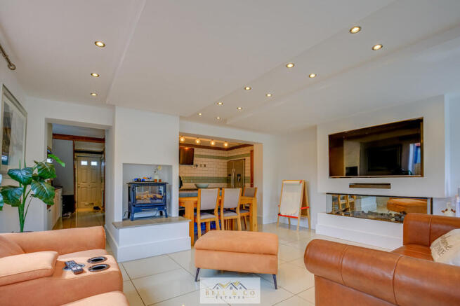 2 bed Semi-Detached for sale Image 5
