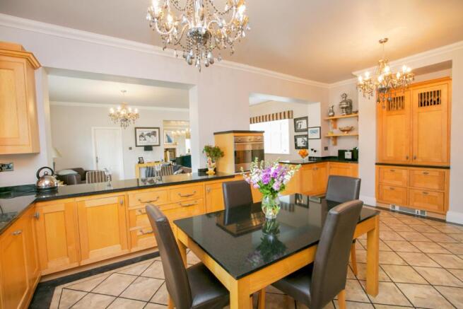 Open Plan Bespoke Ki