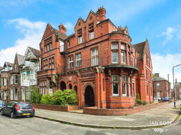 11, Red Gables, Chatsworth Square, Carlisle CA1 1HE