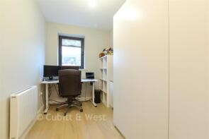 Flat 4, 207 213 Blenheim House, High Street, Dorking RH4 1RU