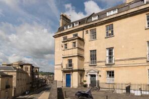 Flat 4, 4, Queen's Parade, City Centre, Bath BA1 2NJ