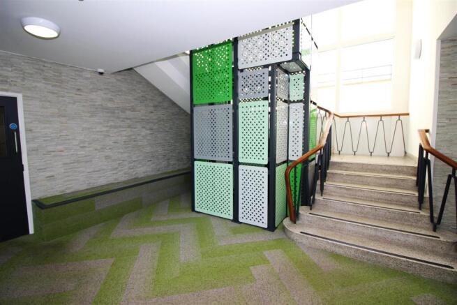 33 Cambridge House - Lobby.JPG