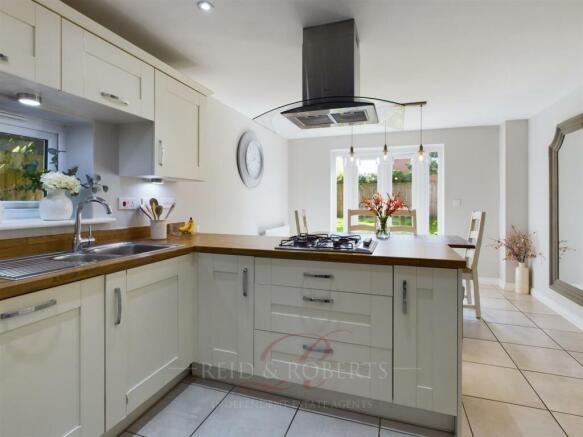 CAM03999G0-PR0009-STILL011.jpg