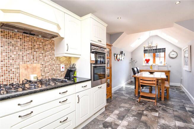 Kitchen/Dining