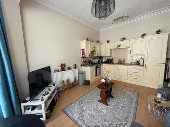 Lounge / Kitchen