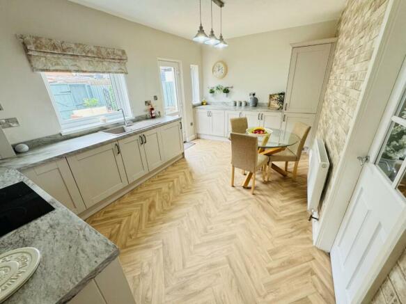 KITCHEN/DINER