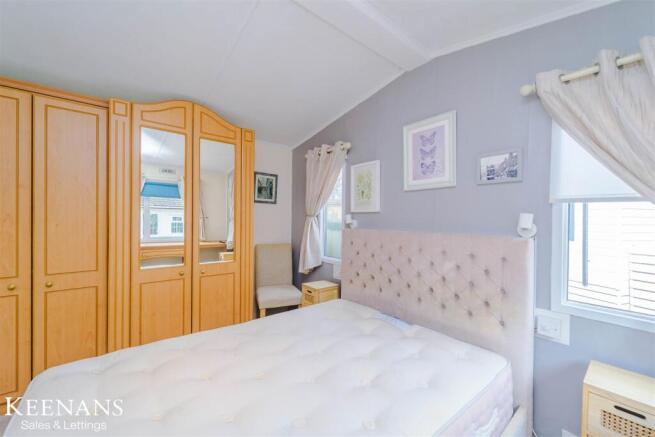 2 bed Park Home for sale Image 12