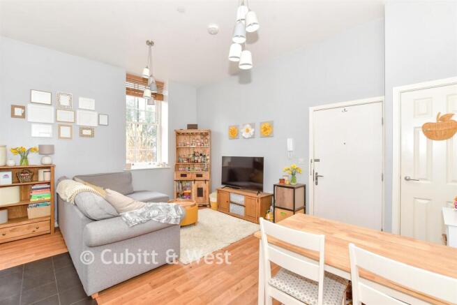 Lounge/Kitchen